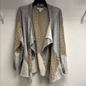 Coldwater Creek Women's Soft Gray and Cream Cardigan